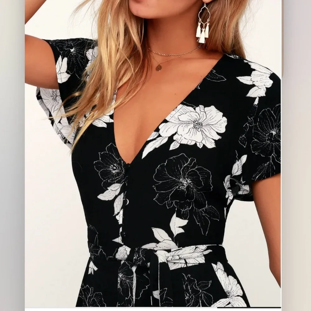 Lulus North Pacific‎ Black White Floral Cropped Wide Leg Pockets Jumpsuit SMALL
